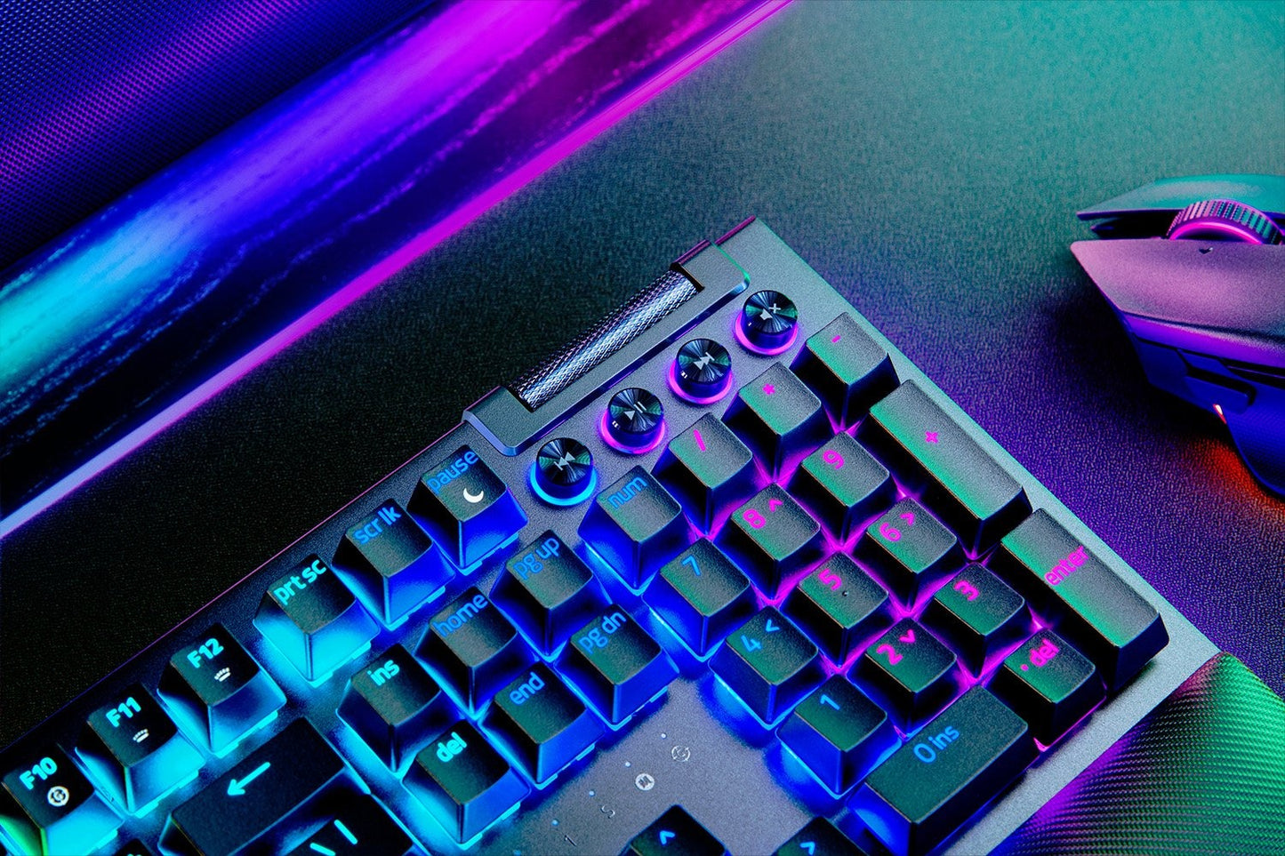 RAZER BLACKWIDOW V4 PRO MECHANICAL GAMING KEYBOARD (GREEN SWITCH)